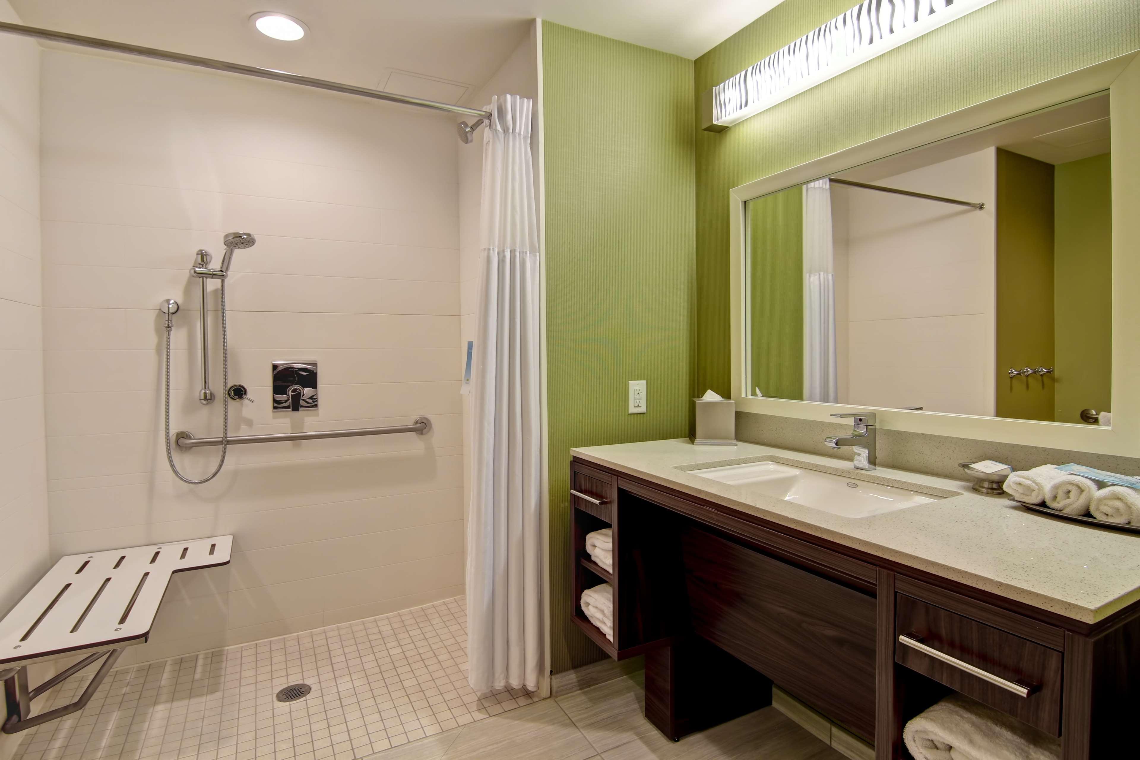 Home2 Suites By Hilton West Эдмонтон Экстерьер фото