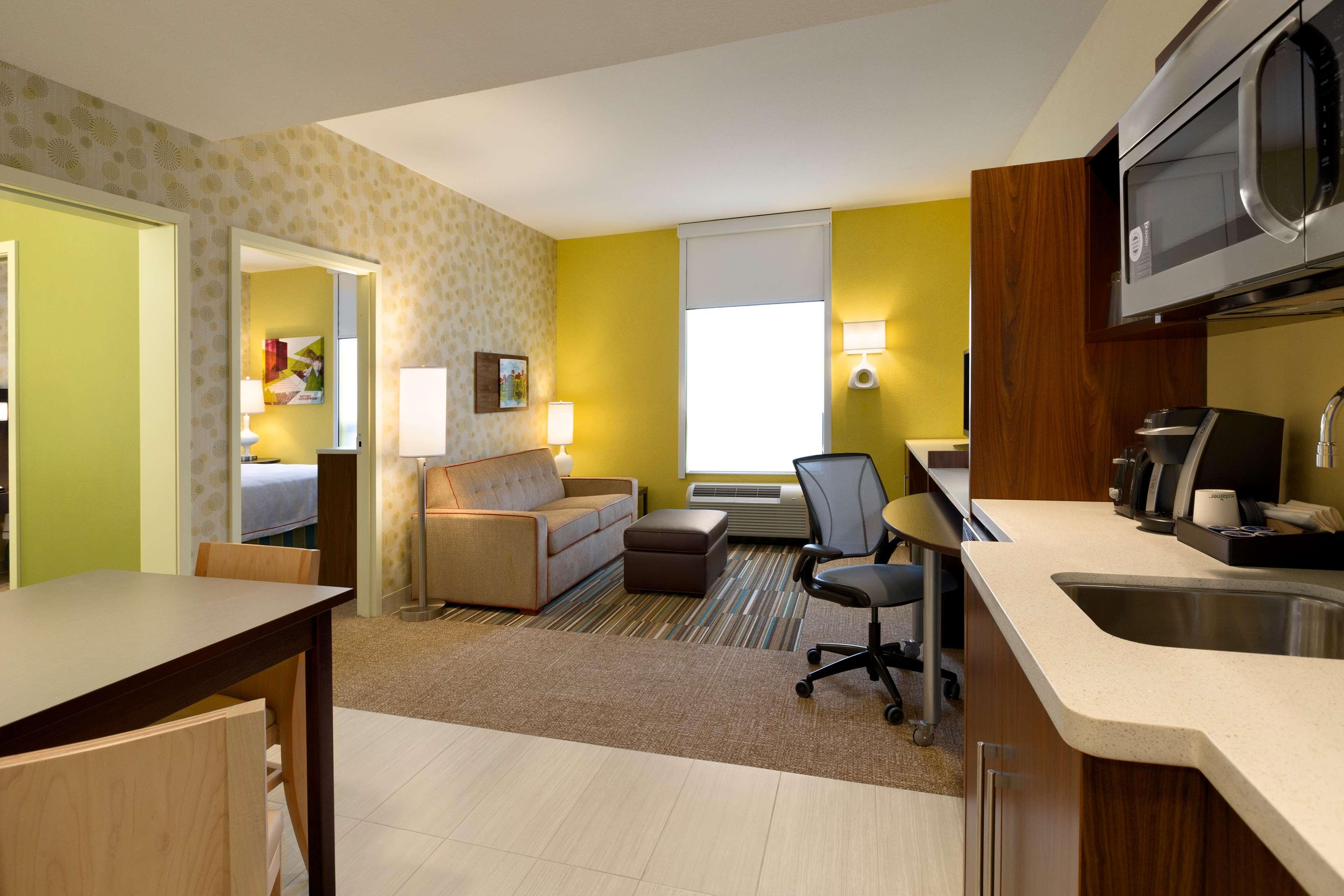 Home2 Suites By Hilton West Эдмонтон Экстерьер фото