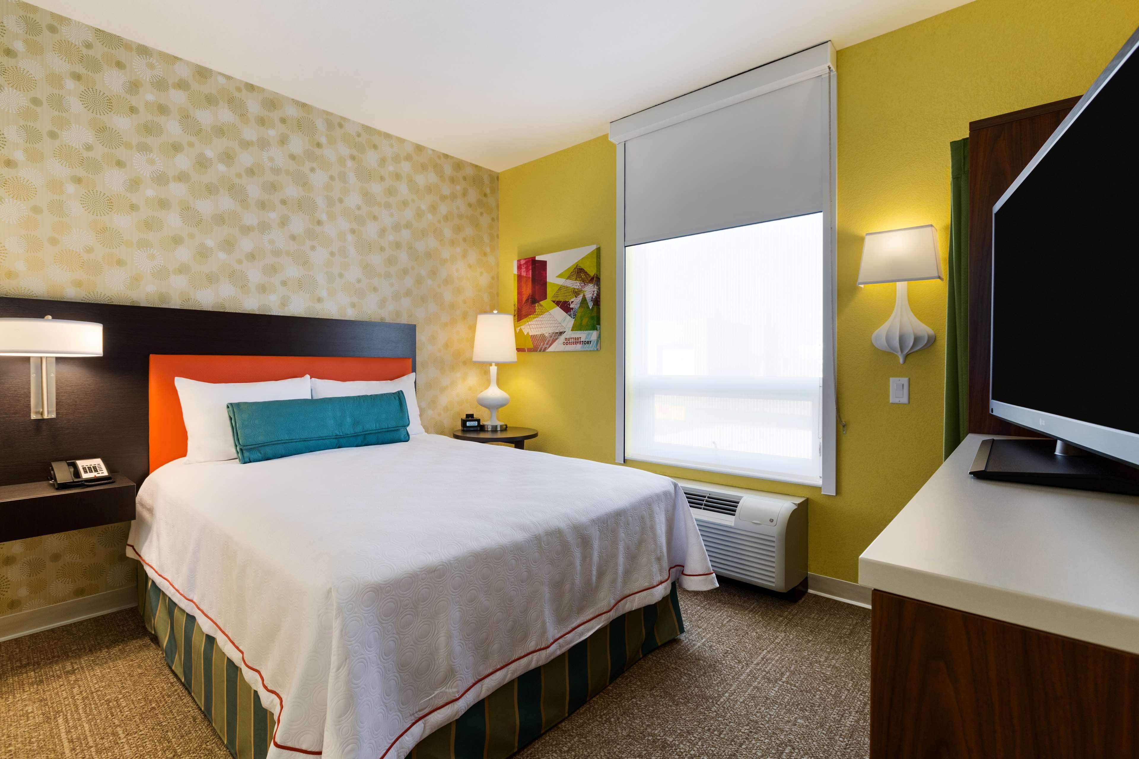 Home2 Suites By Hilton West Эдмонтон Экстерьер фото