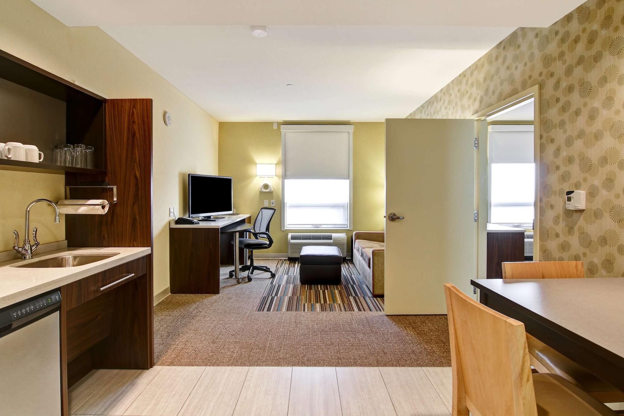 Home2 Suites By Hilton West Эдмонтон Экстерьер фото