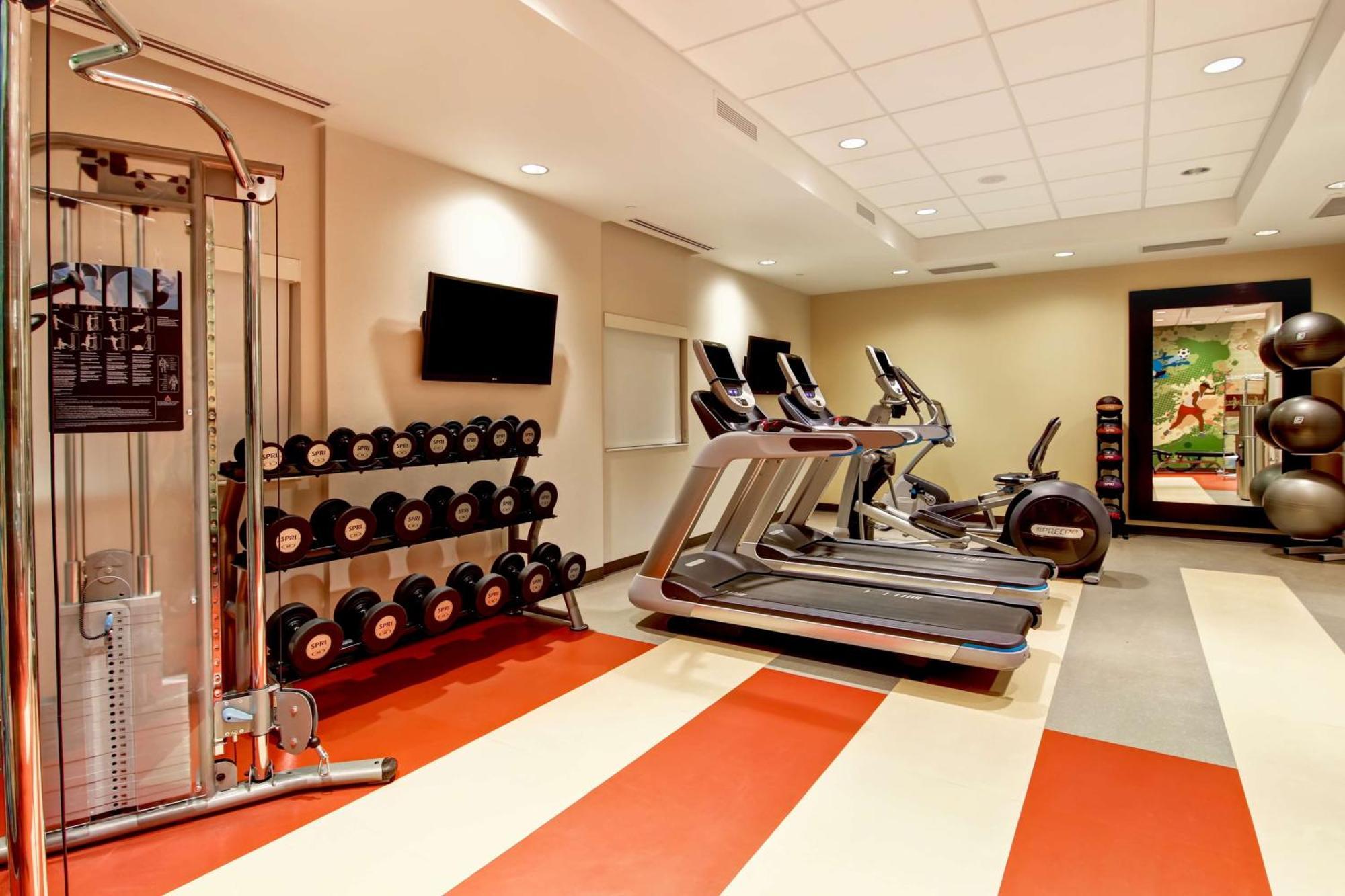 Home2 Suites By Hilton West Эдмонтон Экстерьер фото