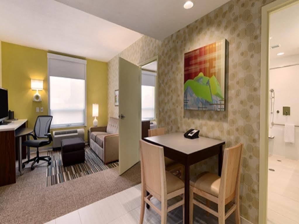 Home2 Suites By Hilton West Эдмонтон Экстерьер фото
